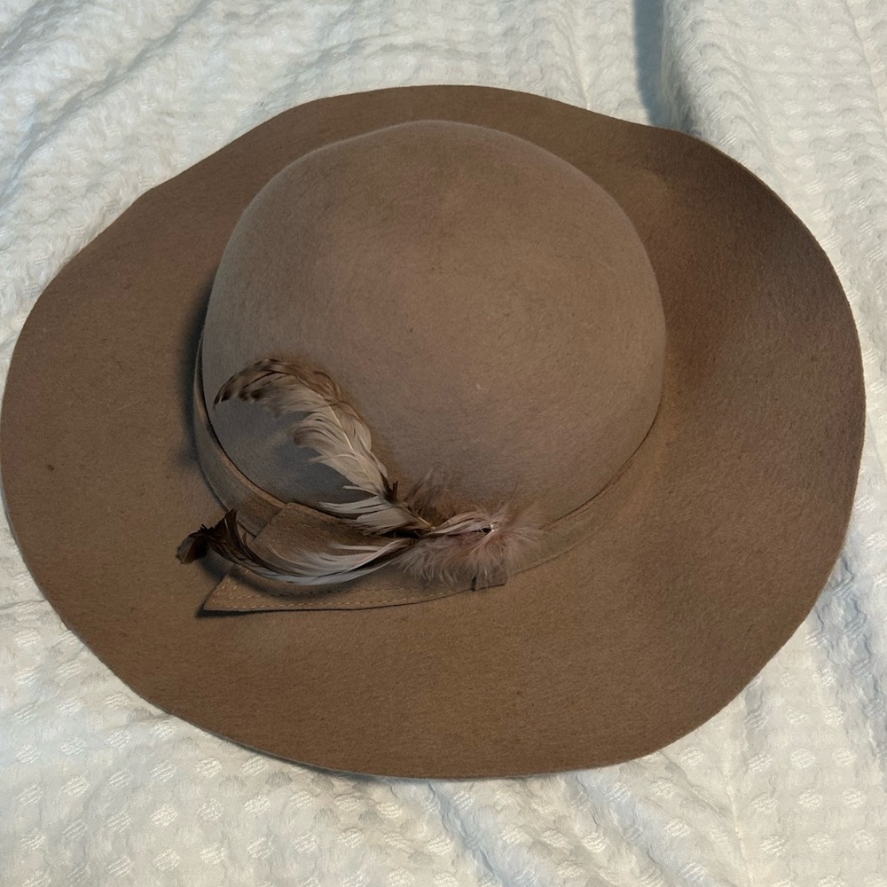 Bebe Khaki Floopy Hat.